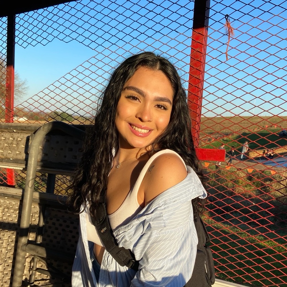 Meet your Posher, Alexia